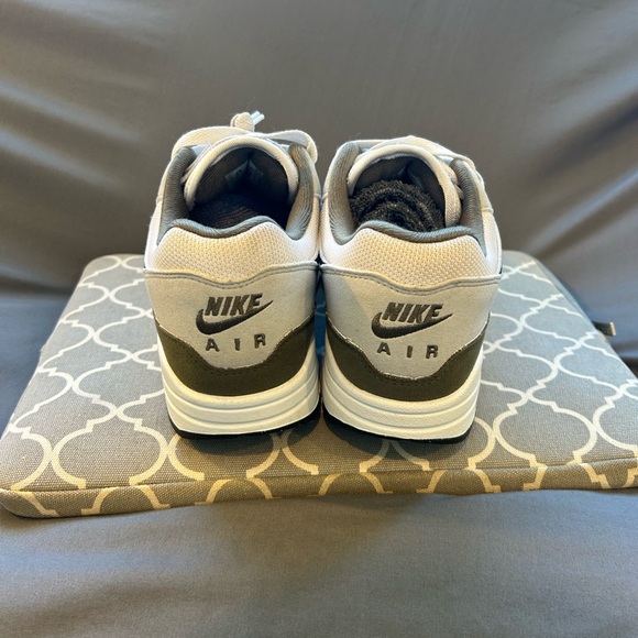 Nike Air Max 1 OG
(White Black / Medium Olive) - Picture 10 of 12